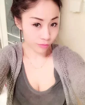 这个小妹相当好  少妇型